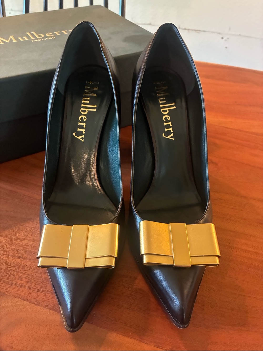 Mulberry Black Pointed Leather Pumps with Gold Bow - Picture 3 of 7